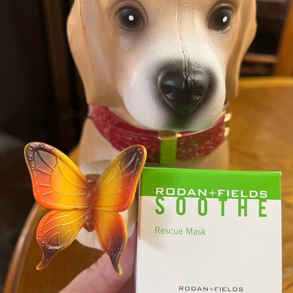 New Rodan + Fields Soothe Rescue Mask 
Big 50mL jar